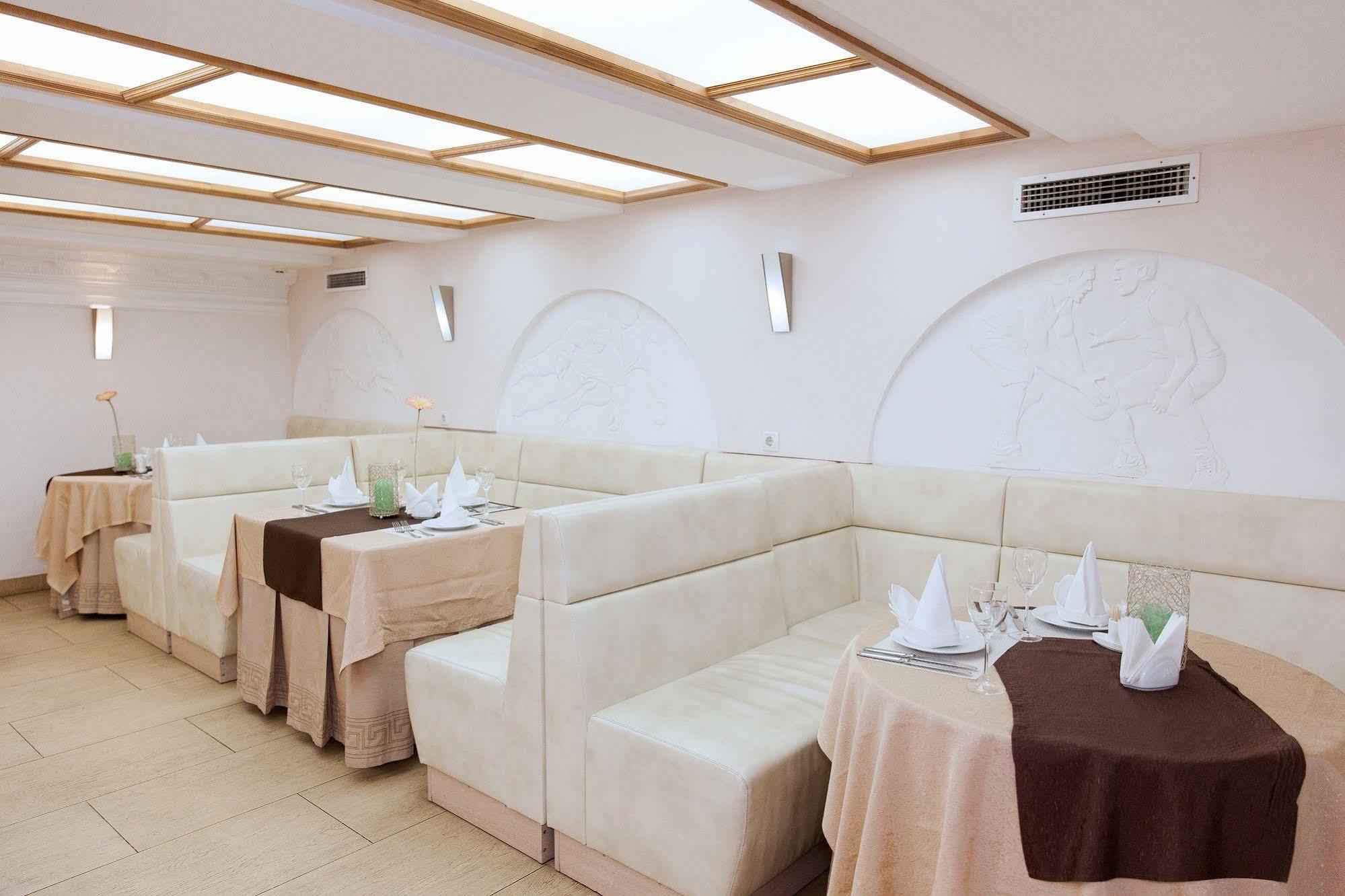 U Fontana Hotel Minszk Kültér fotó
