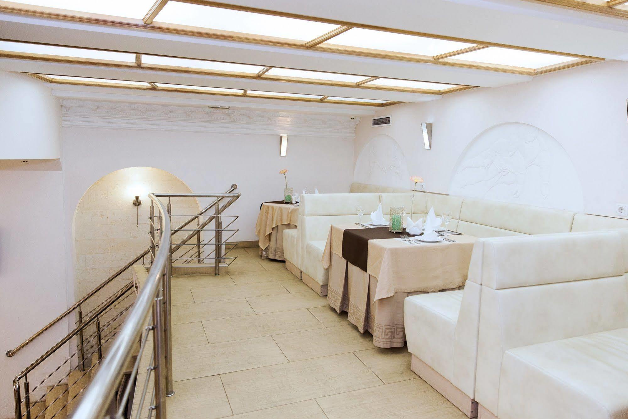 U Fontana Hotel Minszk Kültér fotó