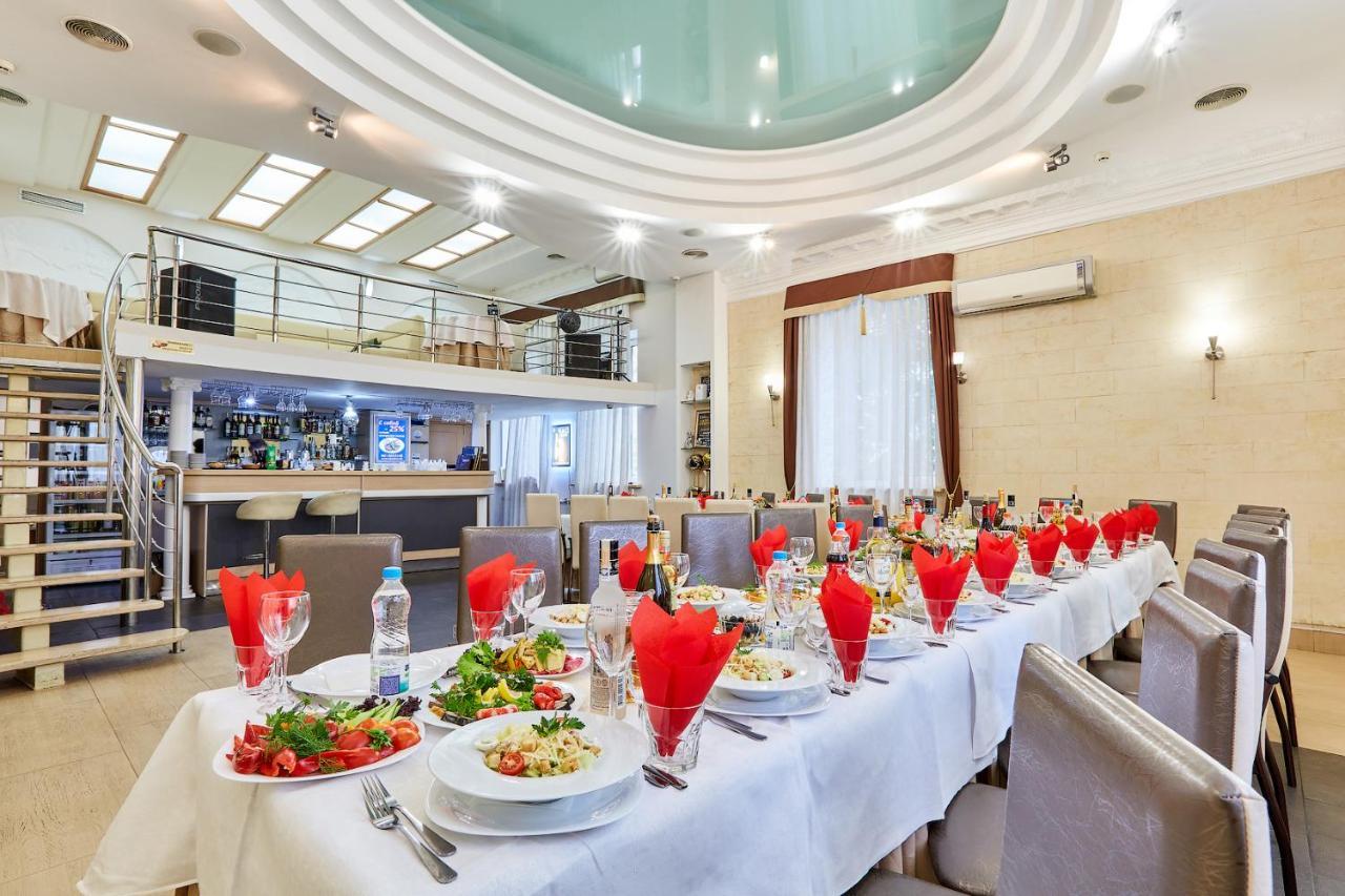 U Fontana Hotel Minszk Kültér fotó